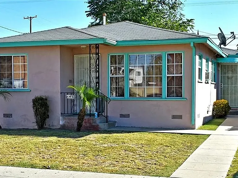 Duplex sold in Long Beach, Southern California